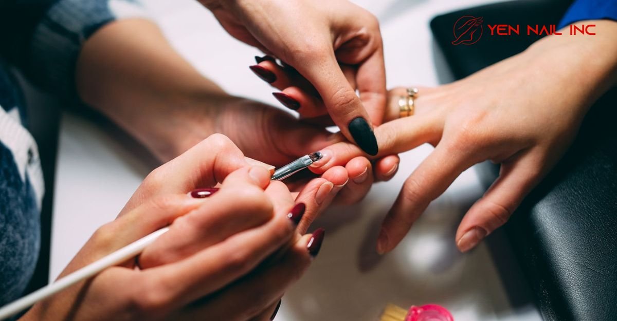 Nail Bar or Traditional Nail Salon — Which One Should You Visit?