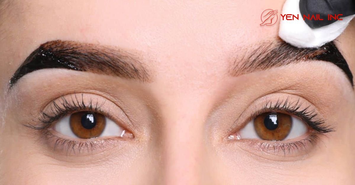 The Precision of Eyebrow Threading: How It Can Transform Your Look